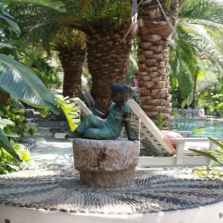 Flamingo Отель 3*