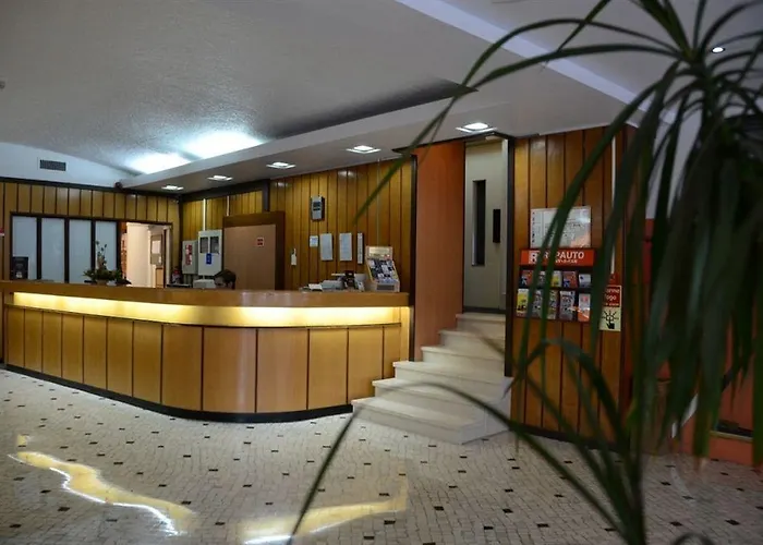 Flamingo Hotell 3*